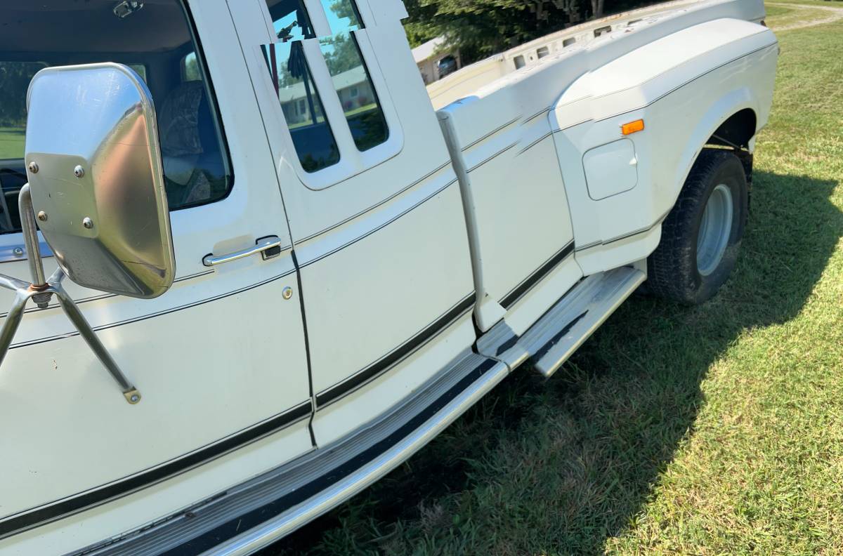 Ford-f-350-lariat-dually-1989-white-35