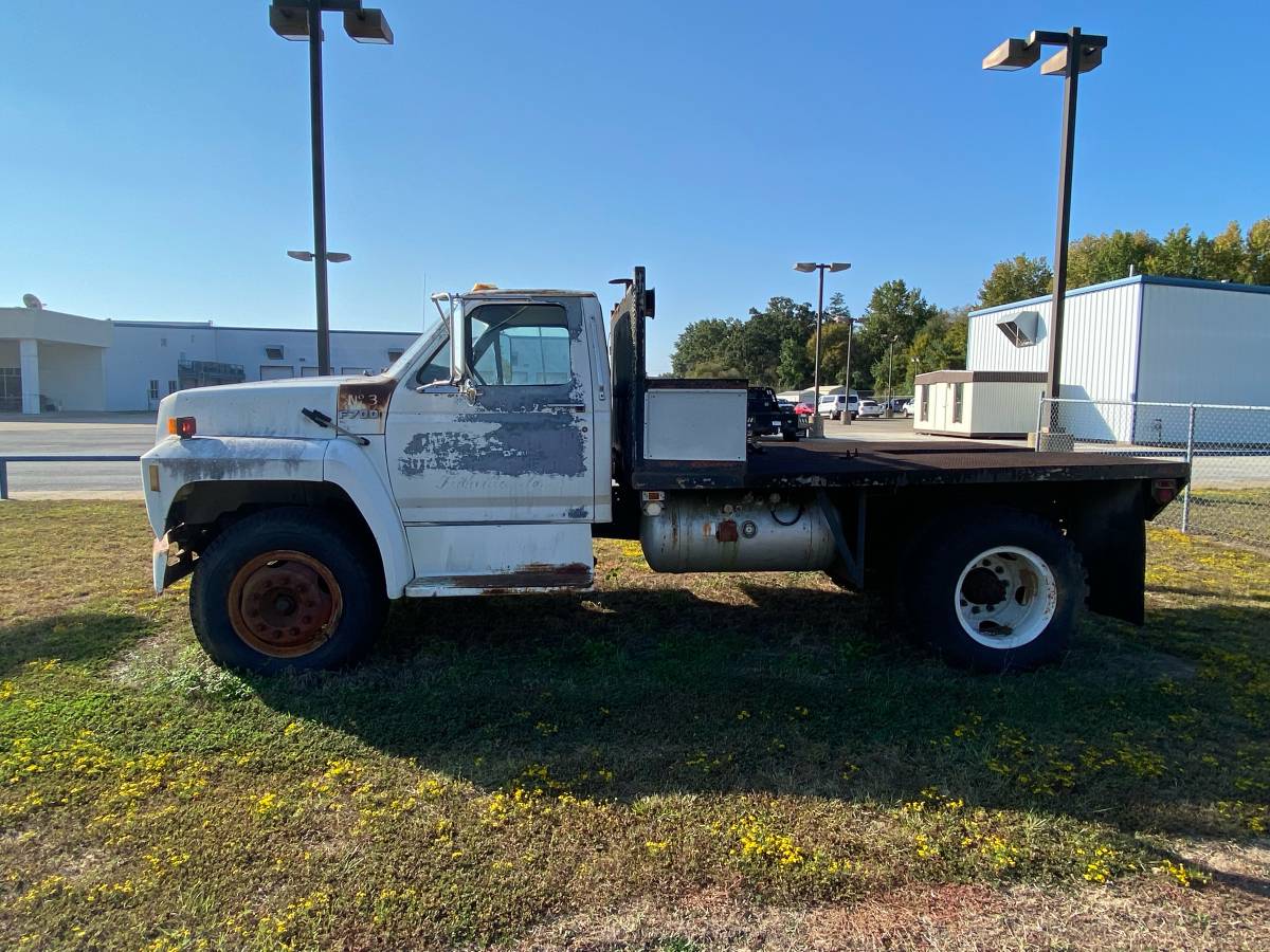 Ford-f-700-1990-2