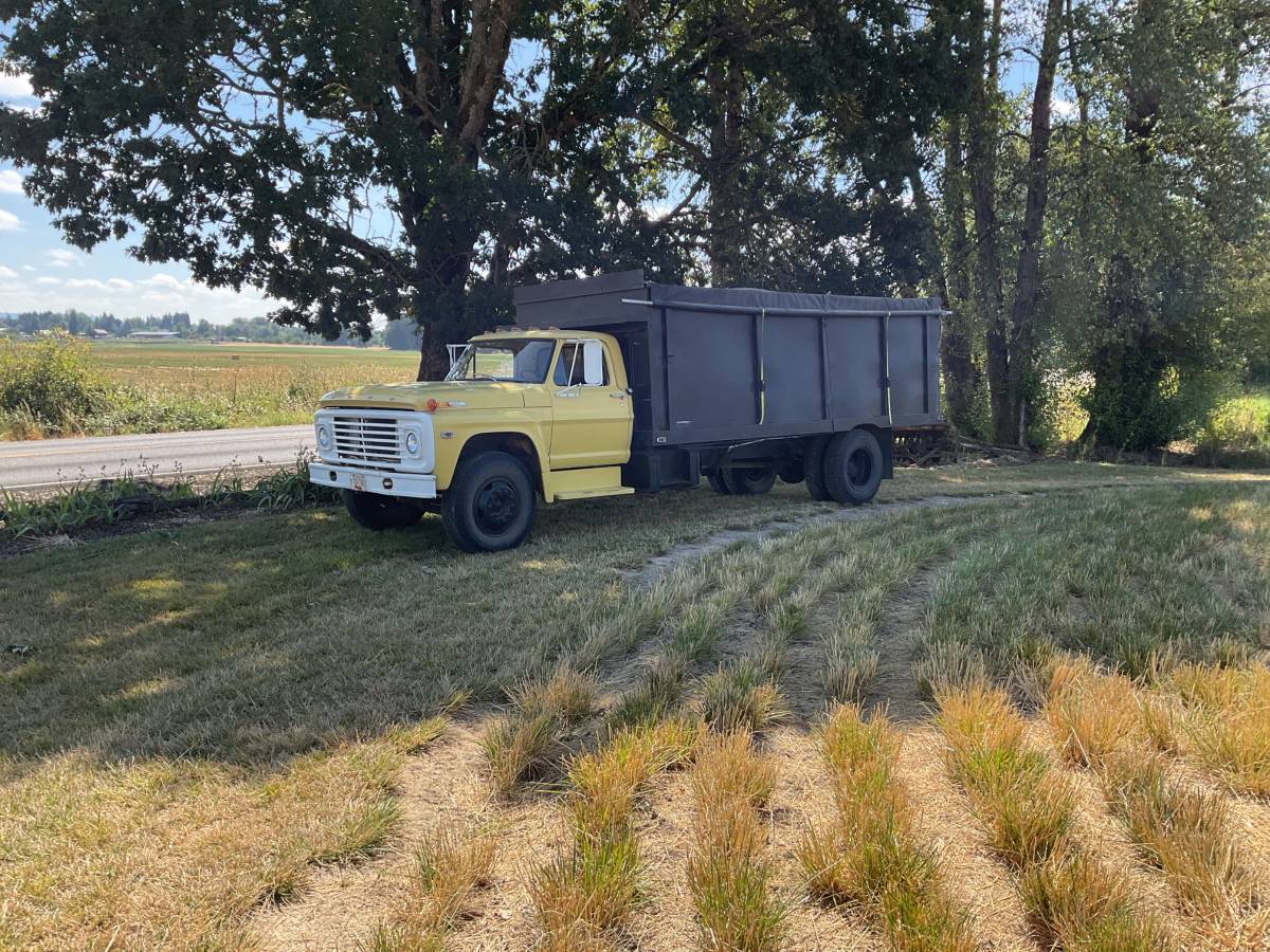 Ford-f-750-1969-yellow-1