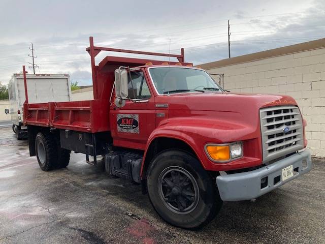 Ford-f-800-diesel-1995-red