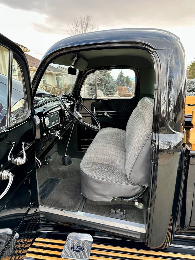 Ford-f1-1948-black-23