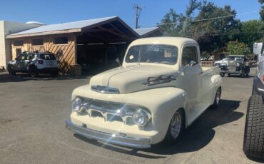 Ford-f100-1951-white-1