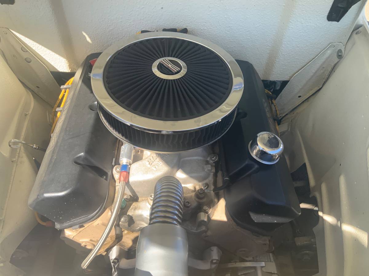 Ford-f100-1951-white-3