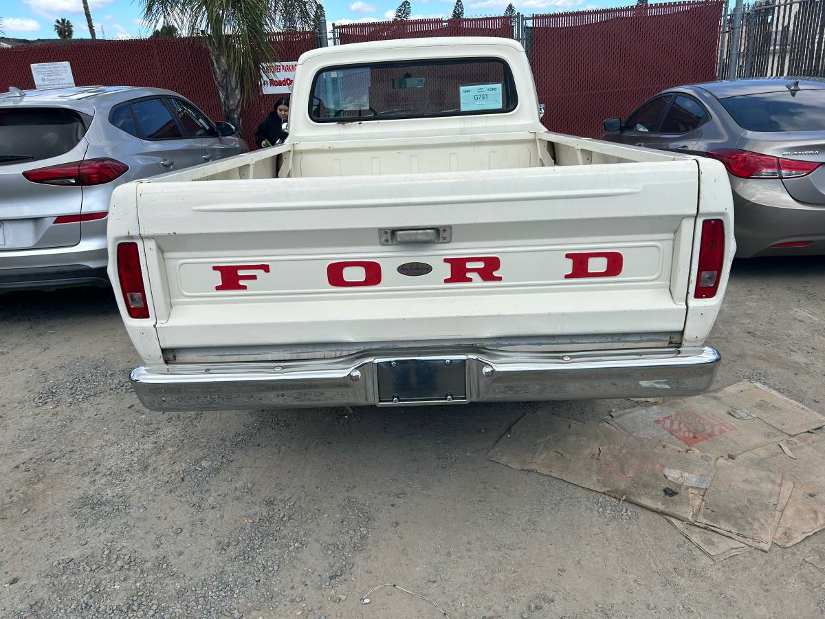 Ford-f100-1969-white-1