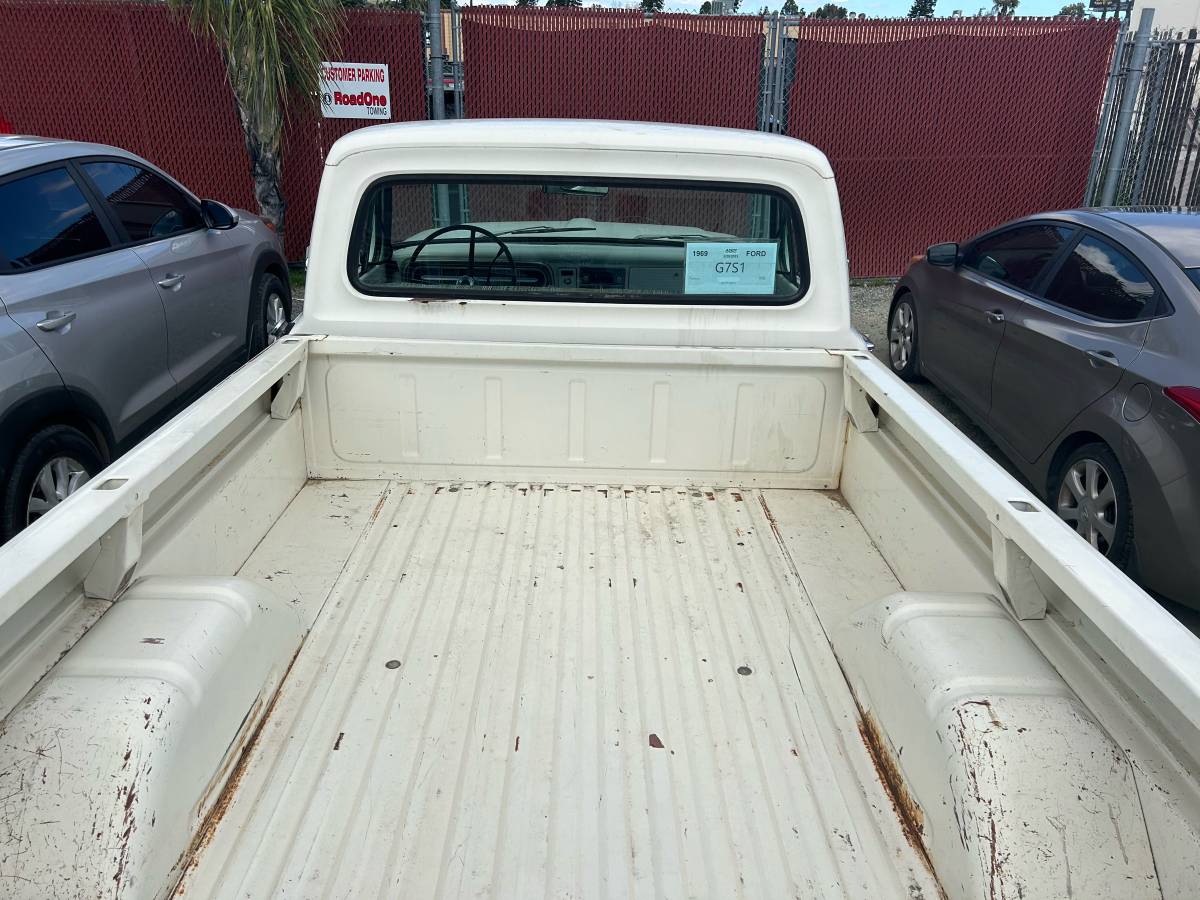 Ford-f100-1969-white-3