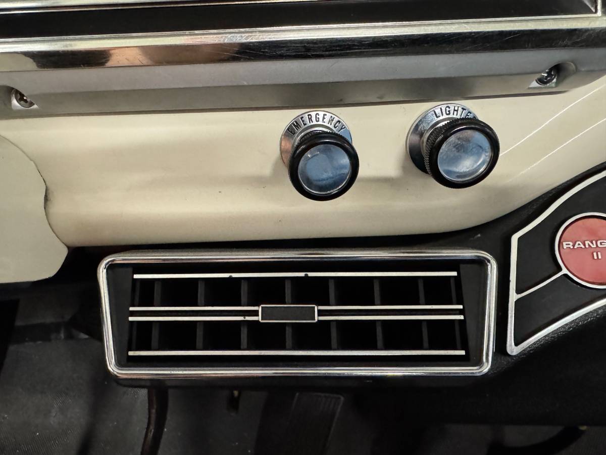Ford-f100-1970-white-11