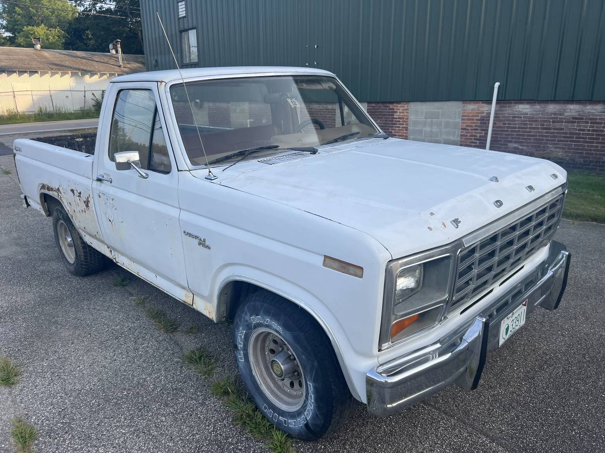 Ford-f100-1981-white-1