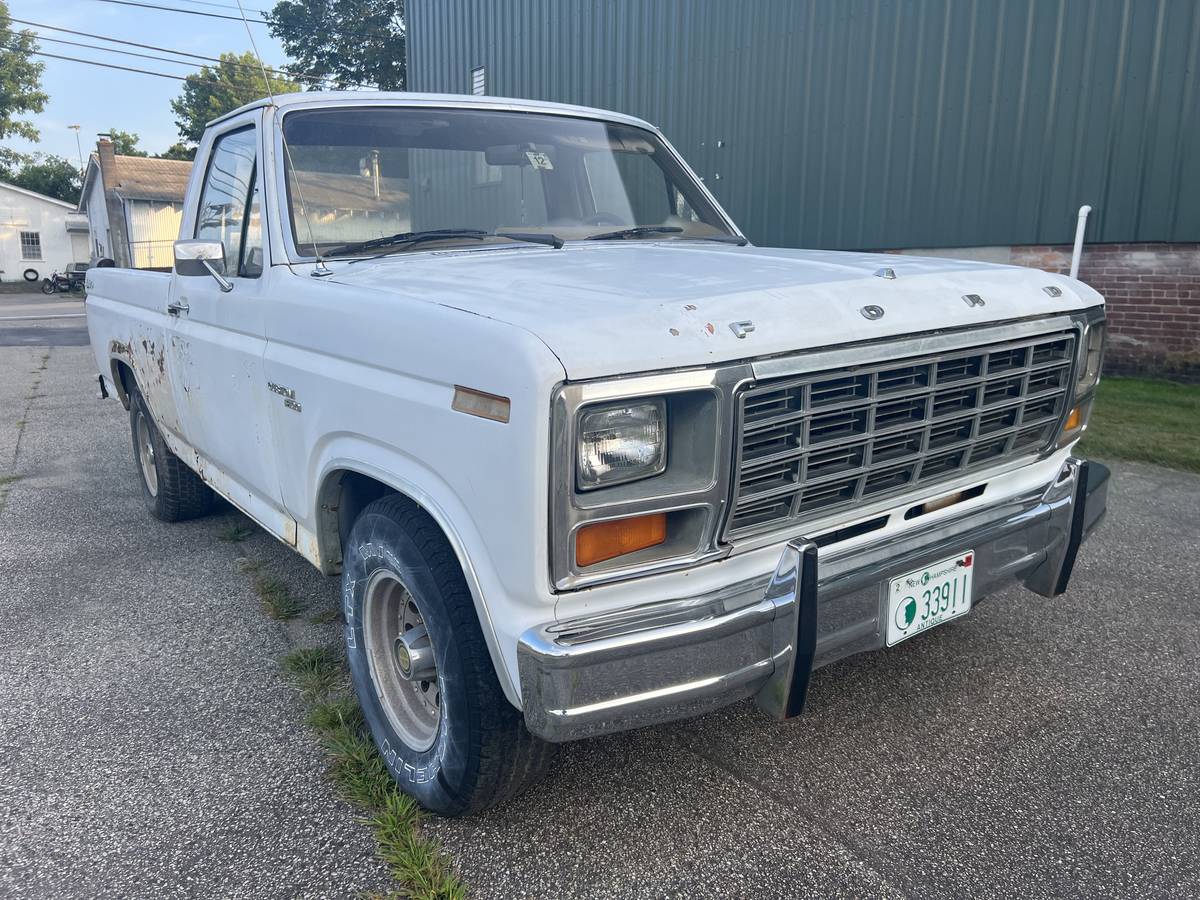 Ford-f100-1981-white-6
