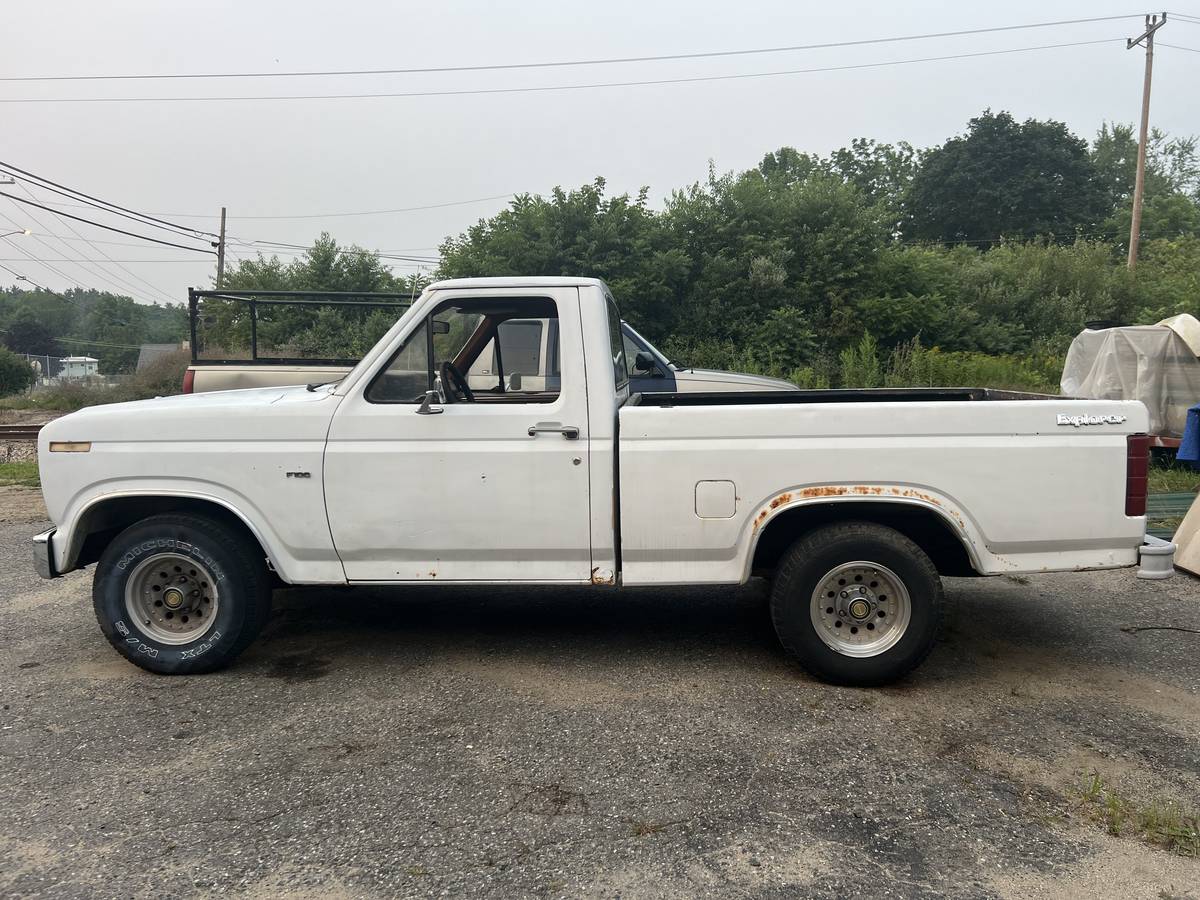 Ford-f100-1981-white-6