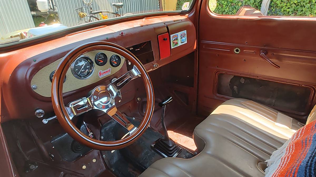 Ford-f100-custom-1950-17