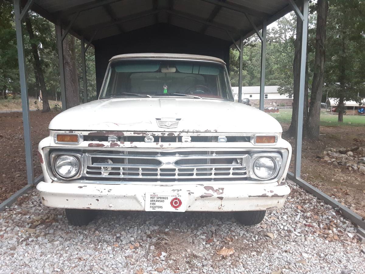 Ford-f100-custom-1965-white-9