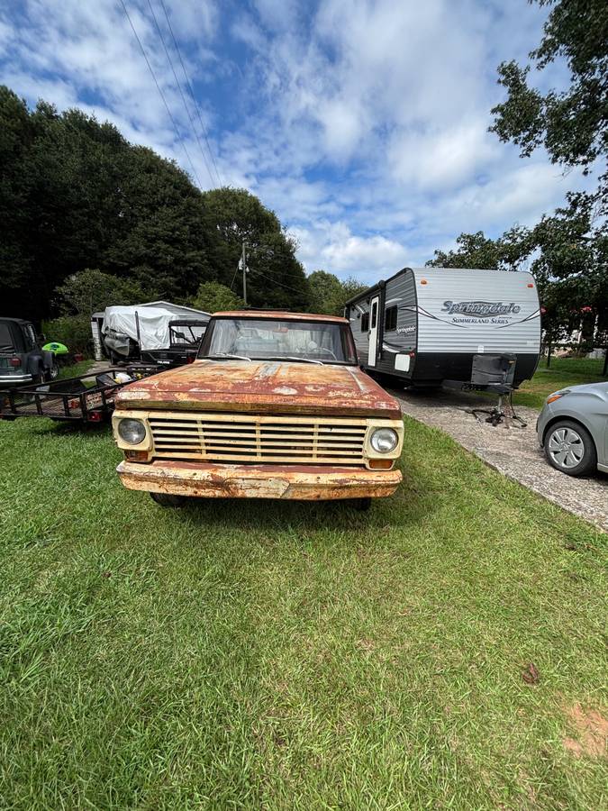 Ford-f100-custom-1967-yellow-1