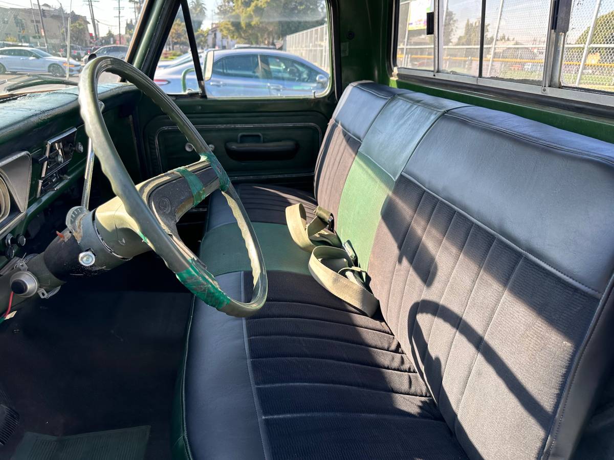 Ford-f100-custom-1972-green-11