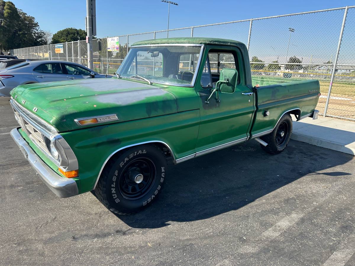 Ford-f100-custom-1972-green