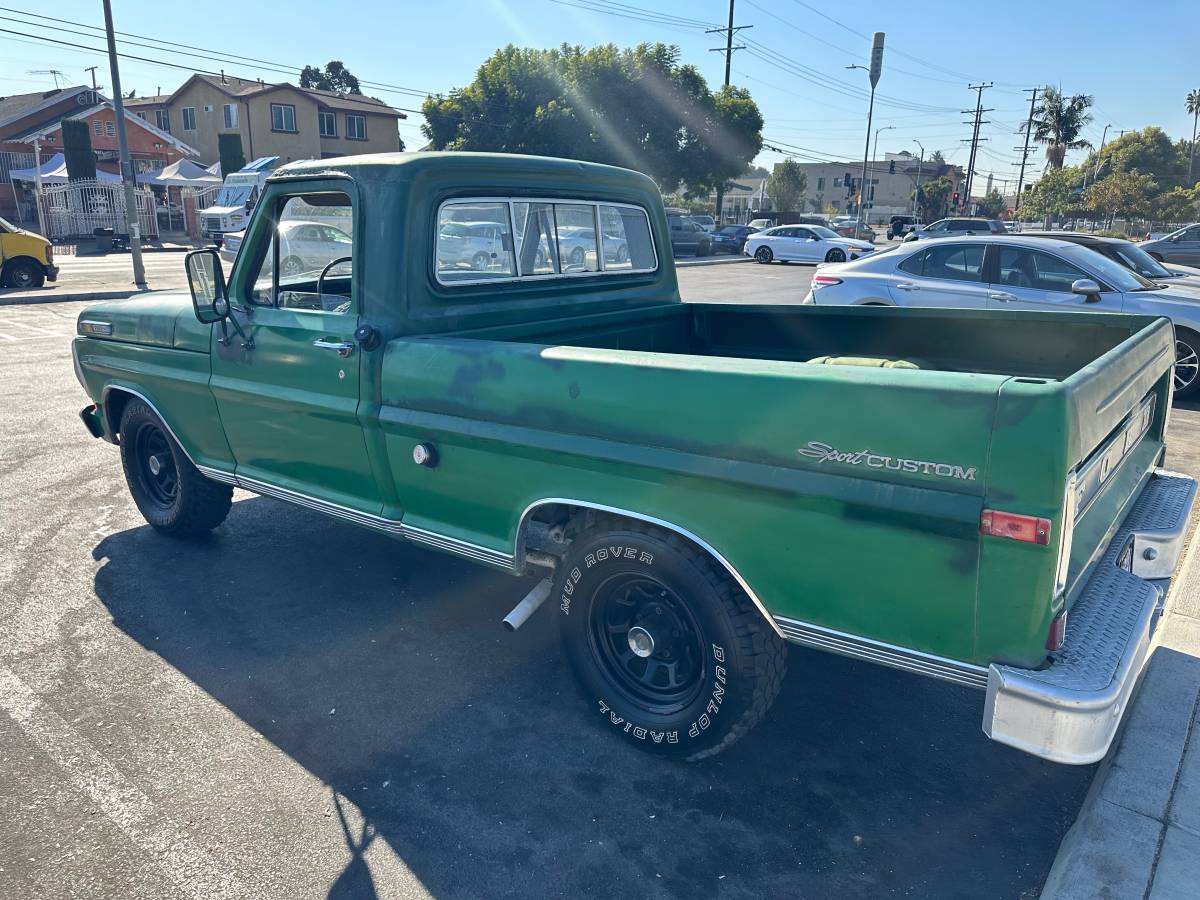 Ford-f100-custom-1972-green-8