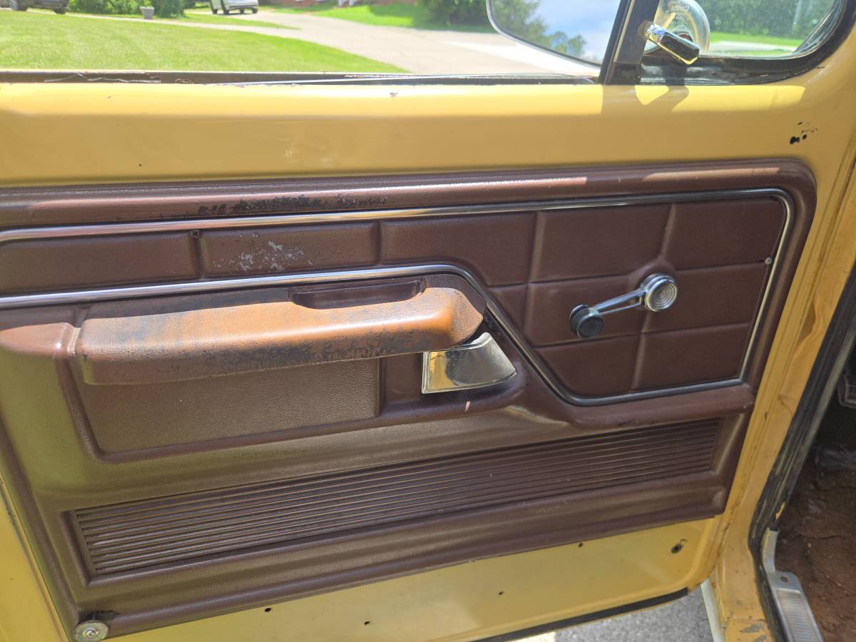Ford-f100-custom-1975-13