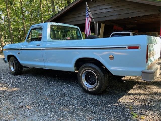 Ford-f100-custom-1976-blue-7