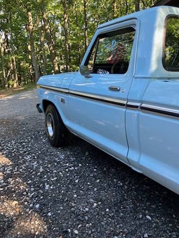 Ford-f100-custom-1976-blue-8