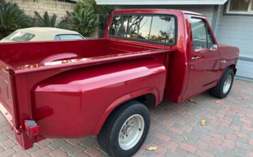 Ford-f100-custom-1980-red-2