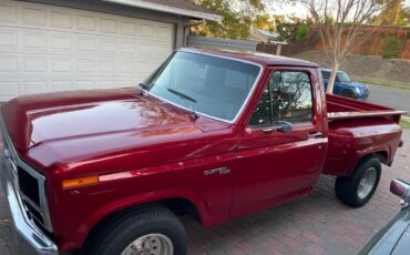 Ford-f100-custom-1980-red-3