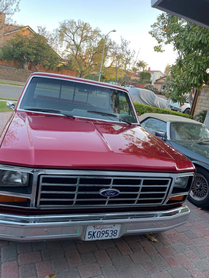 Ford-f100-custom-1980-red-4