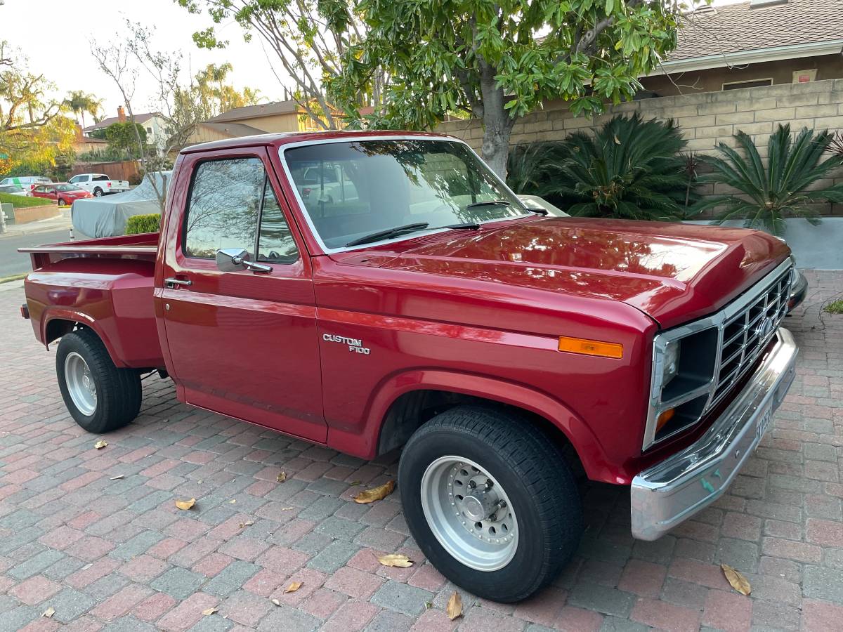 Ford-f100-custom-1980-red-5