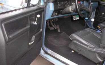 Ford-f100-custom-1981-15