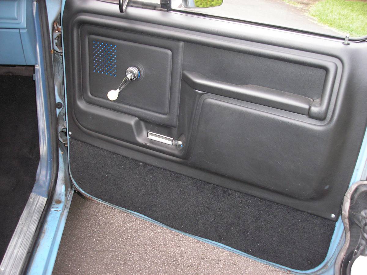 Ford-f100-custom-1981-16