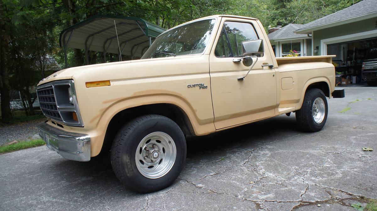 Ford-f100-custom-1981-yellow-1