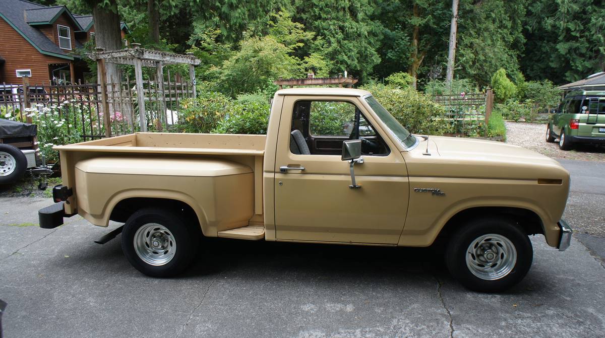 Ford-f100-custom-1981-yellow-3