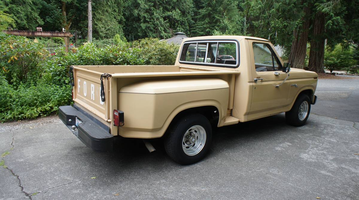 Ford-f100-custom-1981-yellow-4