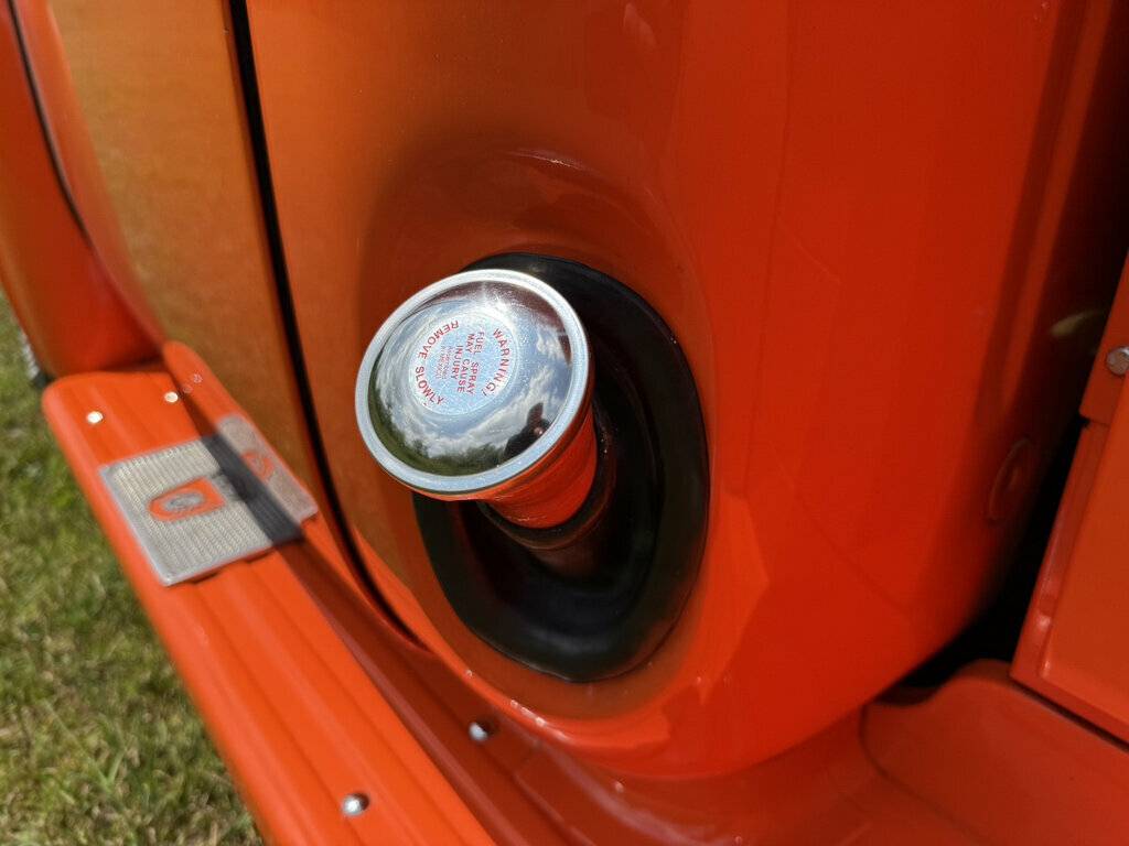 Ford-f100-custom-cab-1955-orange-17