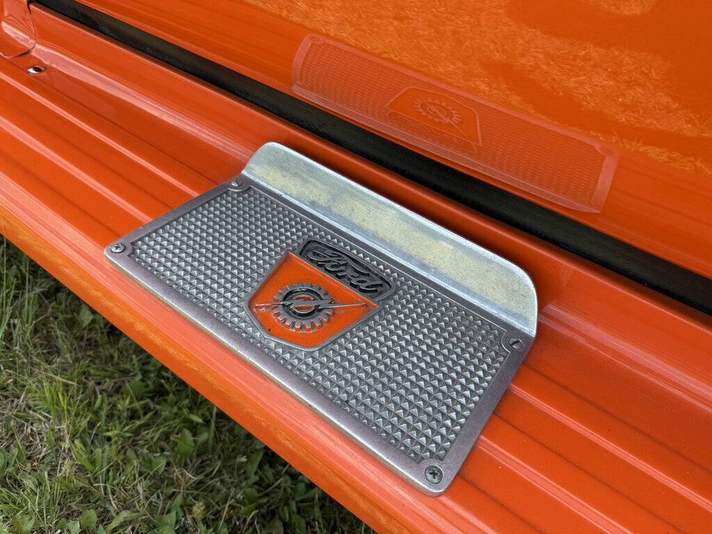 Ford-f100-custom-cab-1955-orange-21