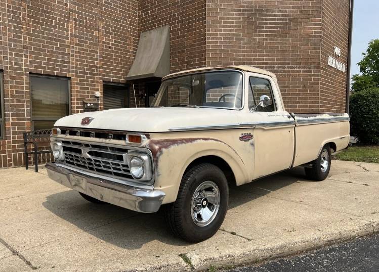 Ford-f100-custom-cab-1966-white