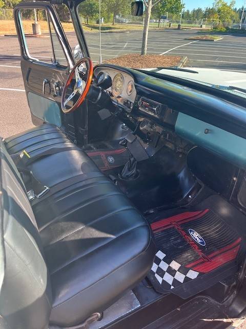 Ford-f100-pickup-1961-12