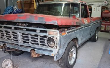 Ford-f100-pickup-1975-red-10