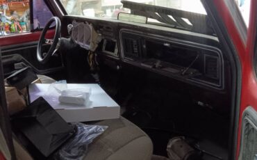 Ford-f100-pickup-1975-red-6