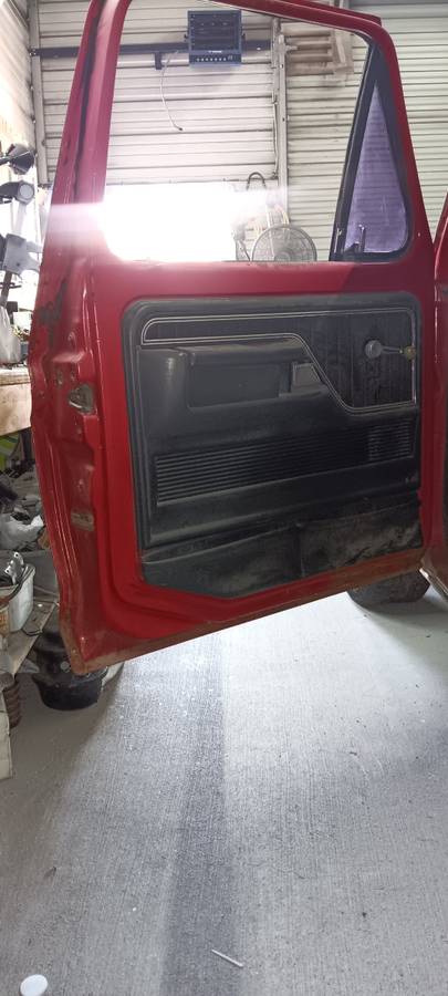 Ford-f100-pickup-1975-red-8