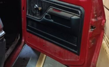 Ford-f100-pickup-1975-red-9