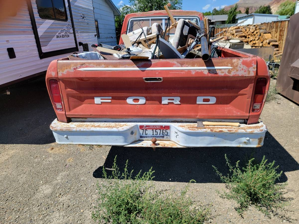 Ford-f100-pickup-1977-red-4