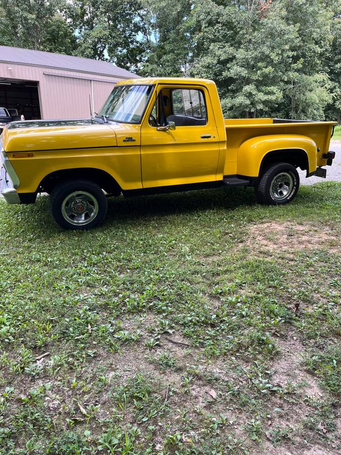 Ford-f100-pickup-1977-yellow-2