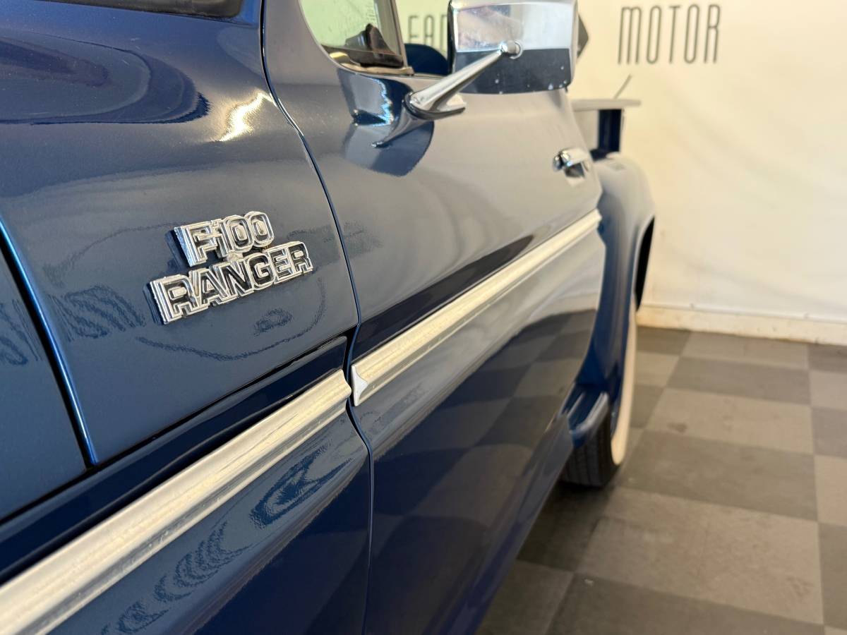 Ford-f100-pickup-1979-blue-14