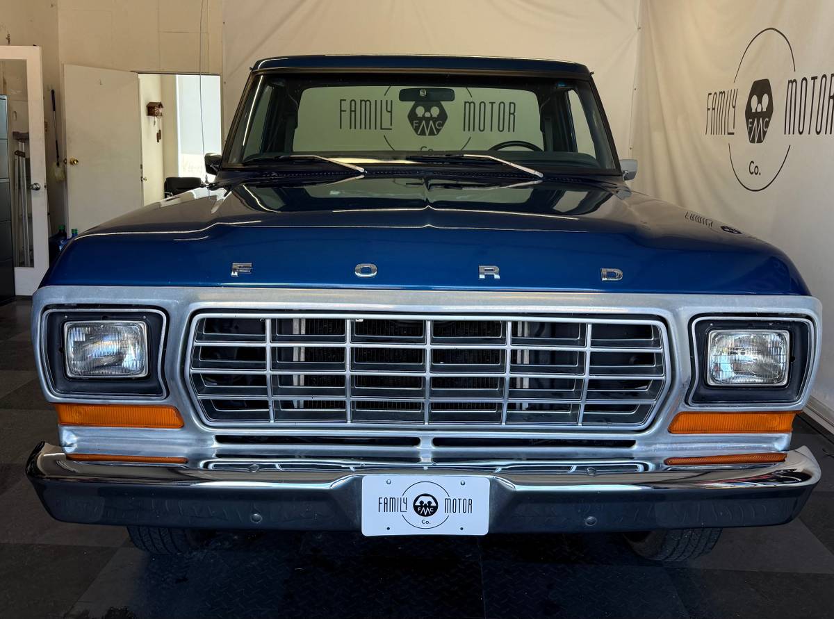 Ford-f100-pickup-1979-blue-6
