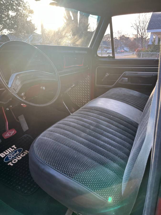 Ford-f100-pickup-1979-red-4