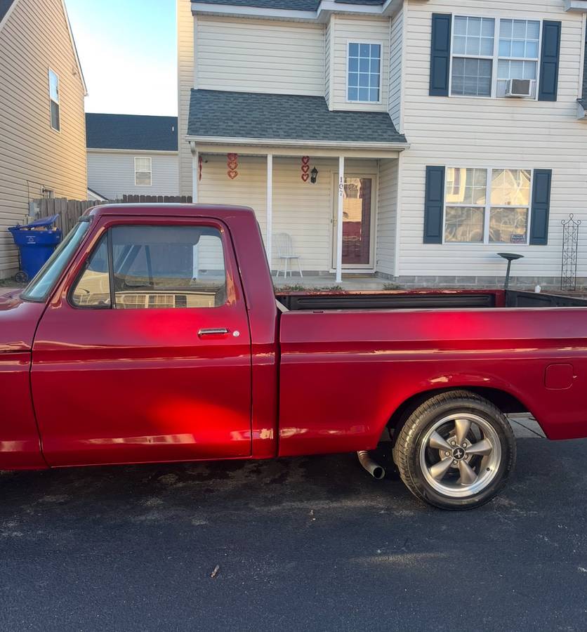 Ford-f100-pickup-1979-red