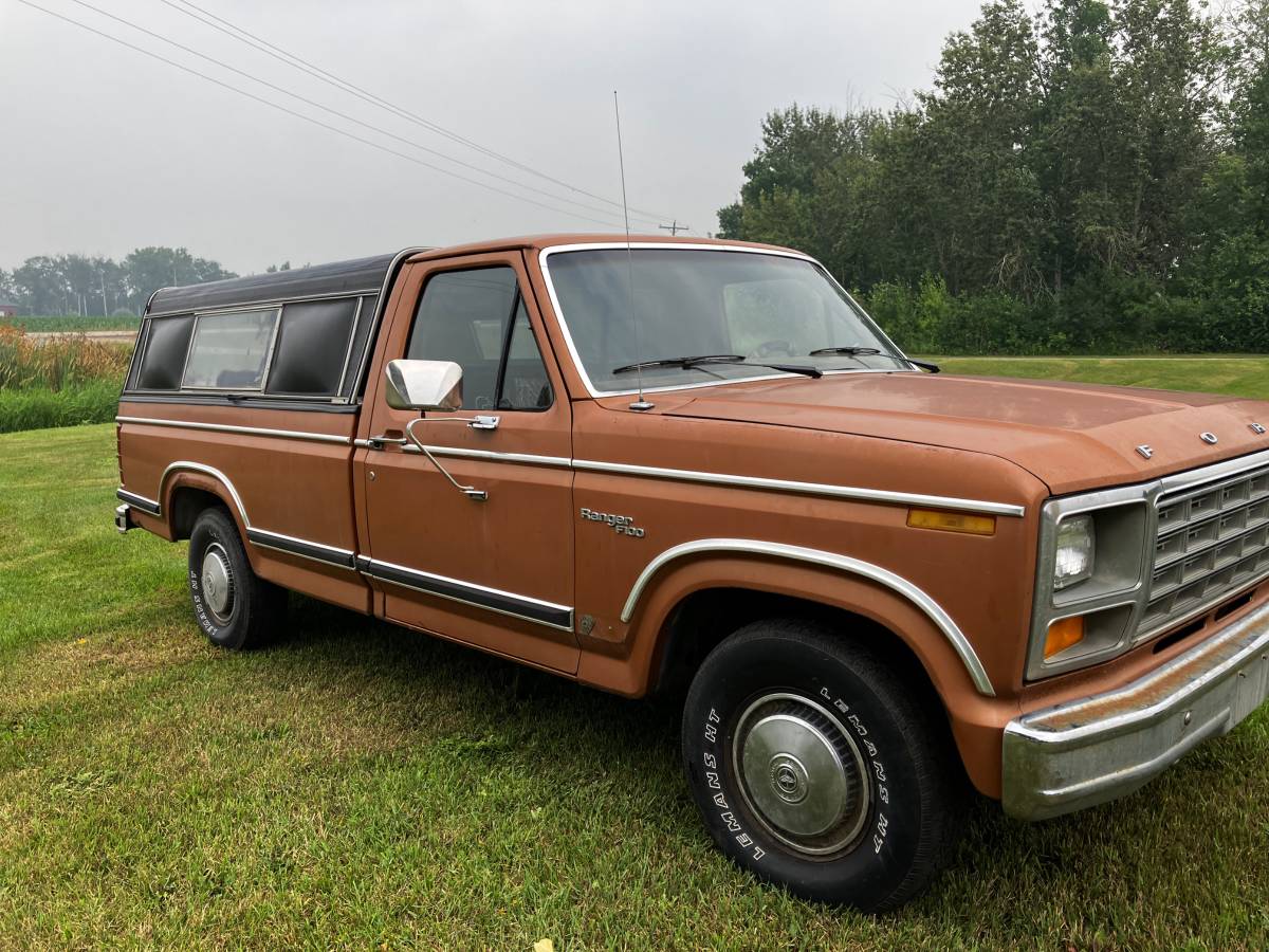 Ford-f100-pickup-1981-brown-1