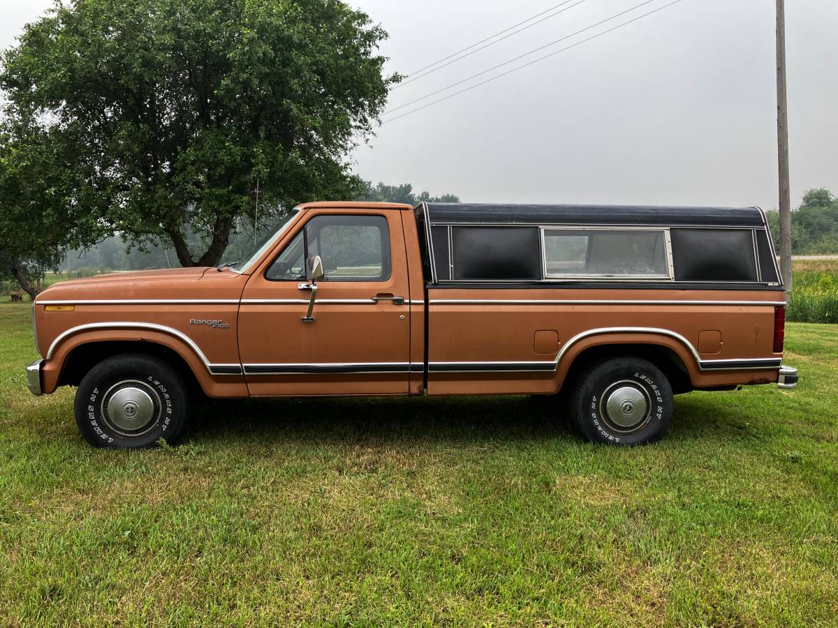 Ford-f100-pickup-1981-brown-4