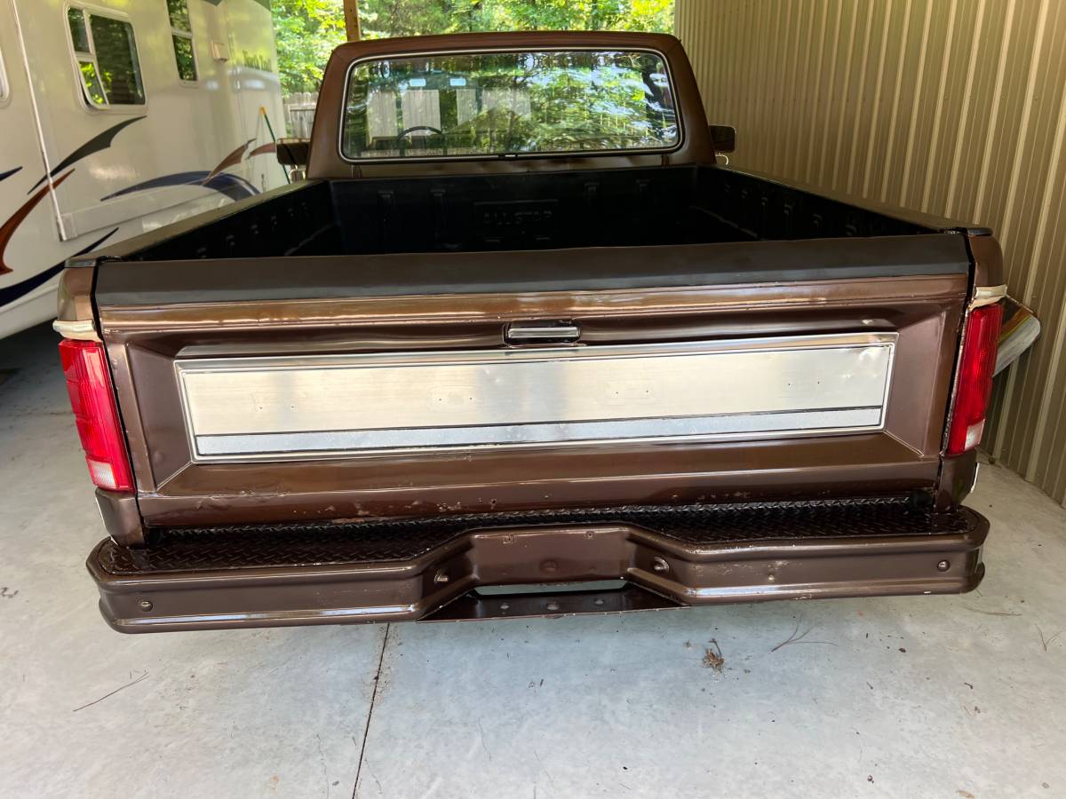 Ford-f100-pickup-1983-brown-10