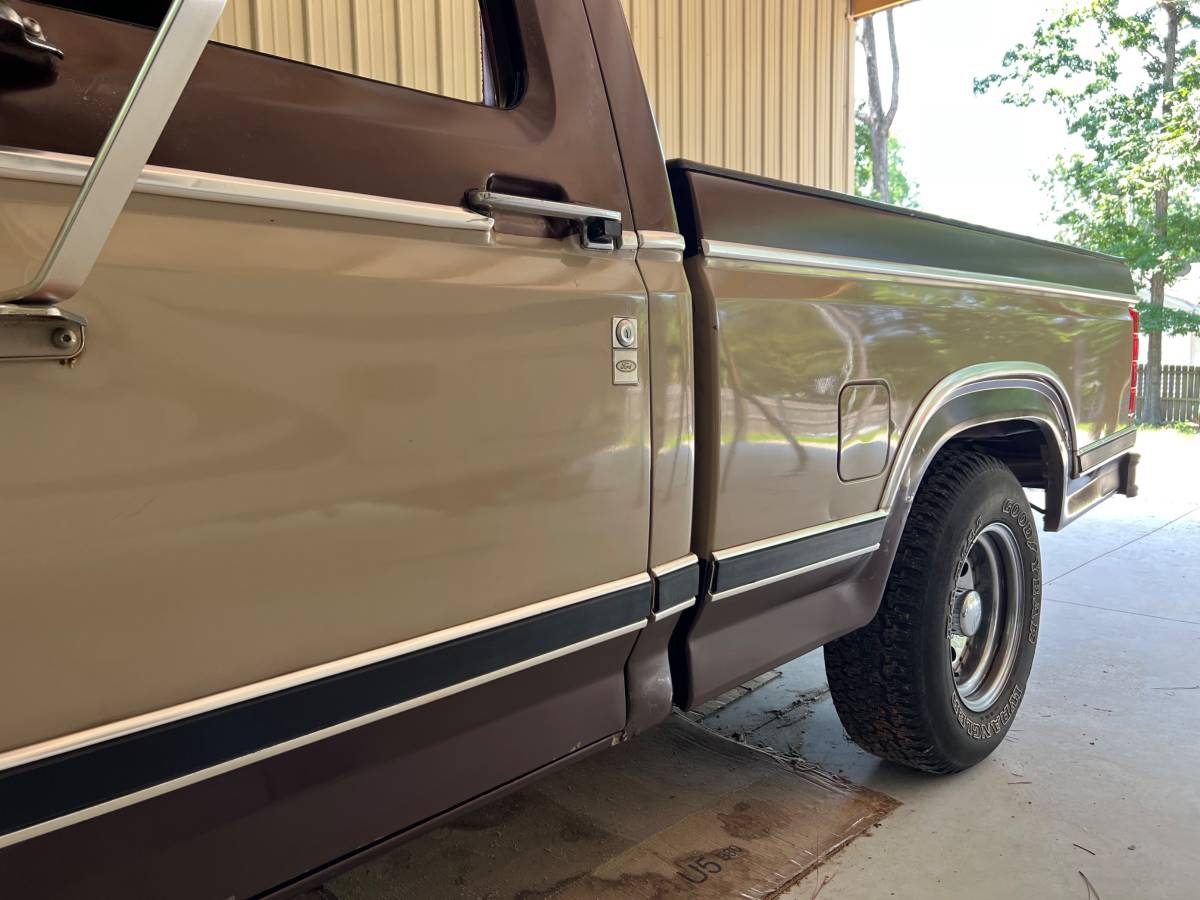 Ford-f100-pickup-1983-brown-15