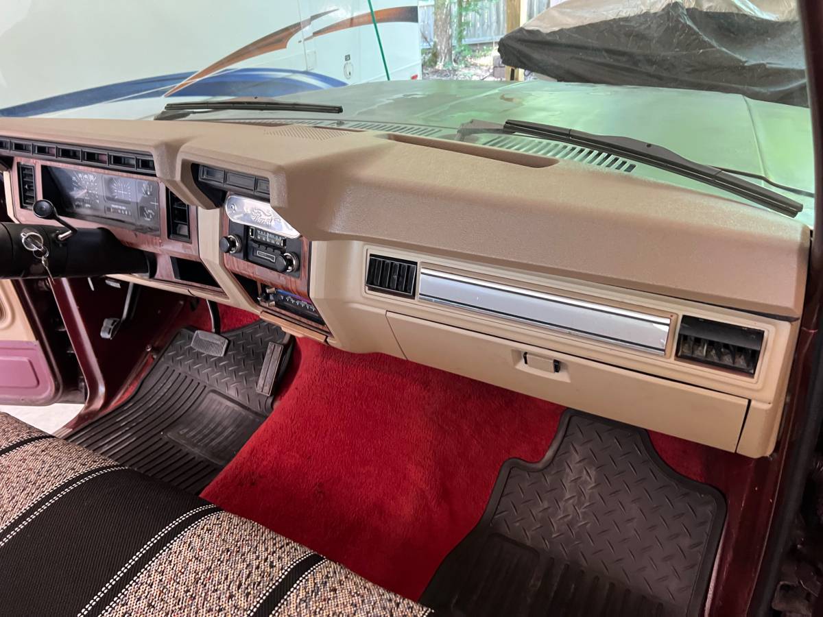 Ford-f100-pickup-1983-brown-18
